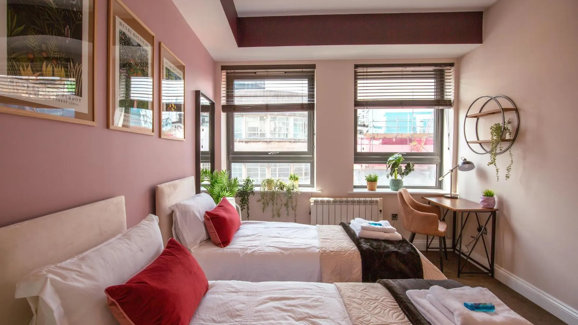 Brighton Queens Retreat Bn1, Next To Train Station And Beach ,6Guests